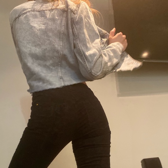 Slightly oversized acid wash jean jacket - Picture 5 of 5